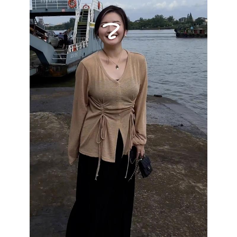 大码设计感V领轻薄气质针织衫女早秋新款微胖mm收腰显瘦长袖上衣