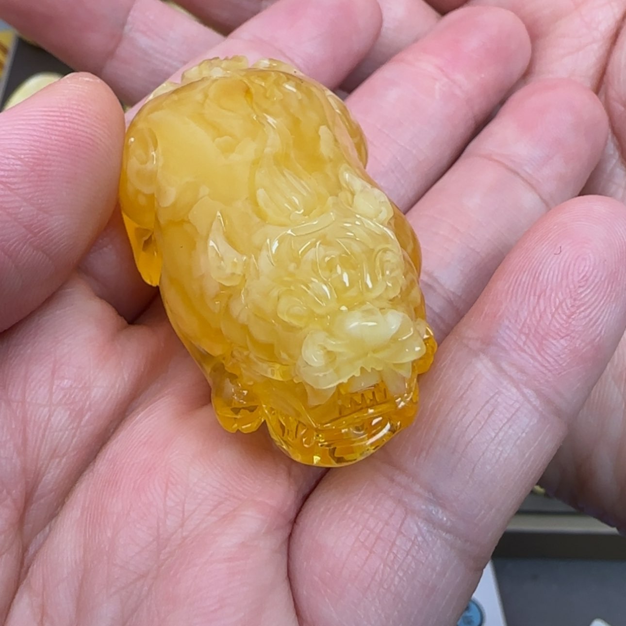 【闪购商品】琥珀颈饰未镶嵌安*