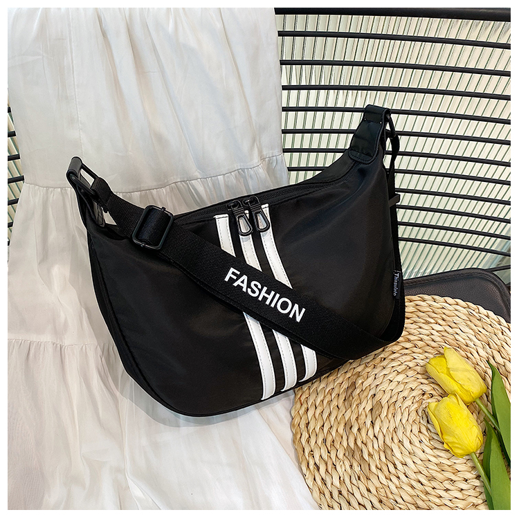 网红同款慵懒风饺子包休闲简约单肩包通勤旅游潮流时尚百搭包包