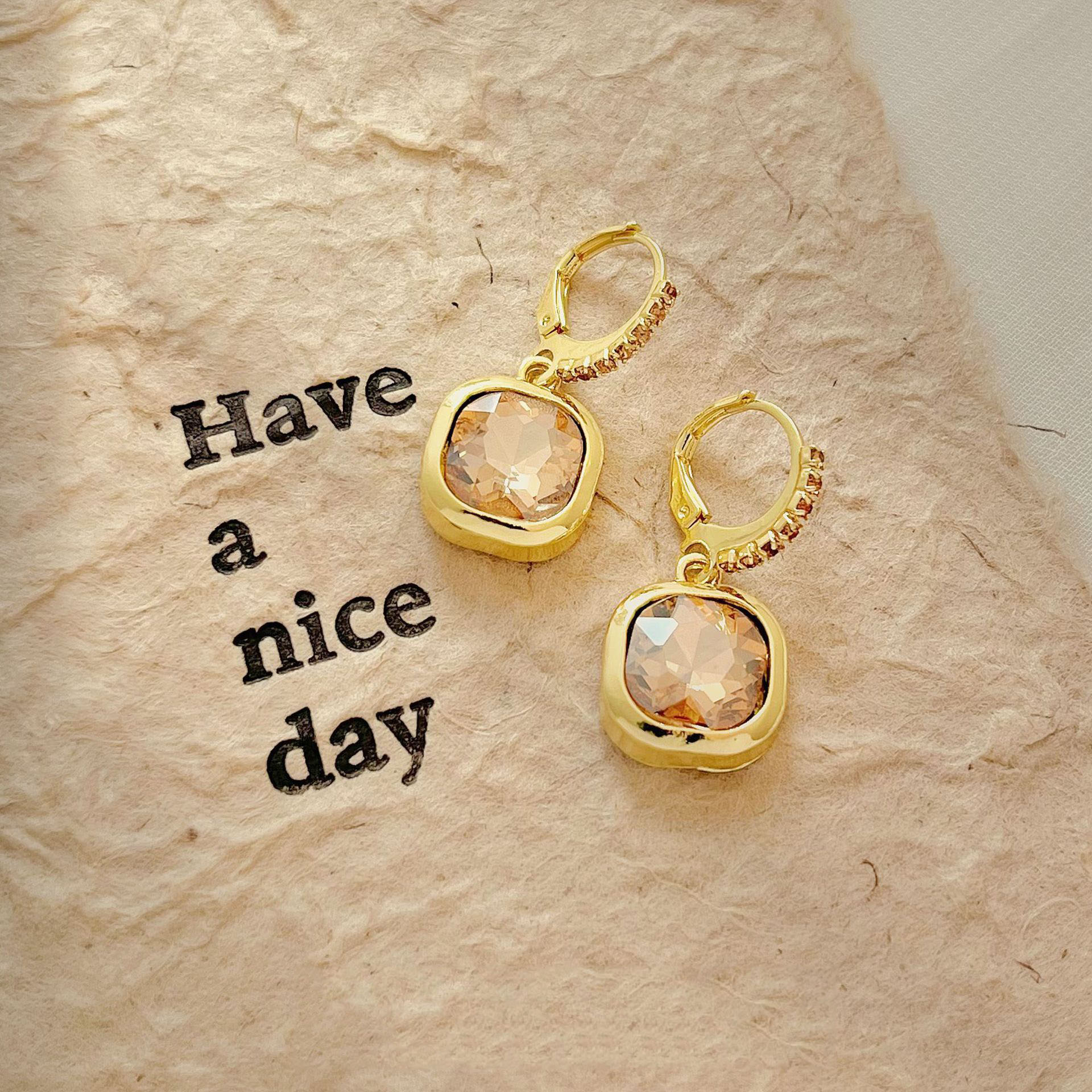 铜合金耳饰 新款时尚几何方形 轻奢百搭复古精致宫廷风耳环1674