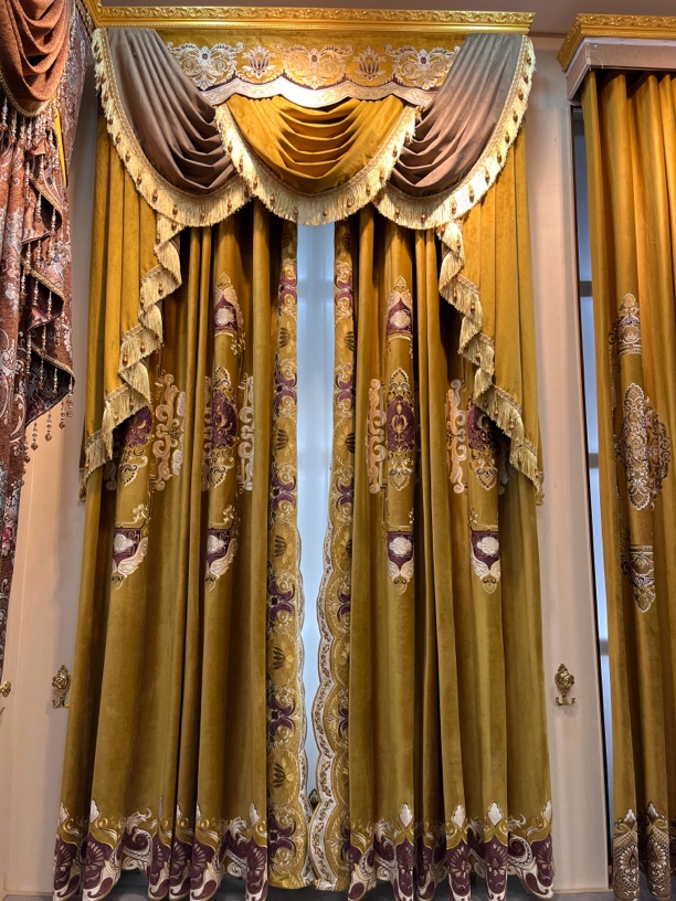 金色豪华刺绣窗帘高奢设计精致装饰