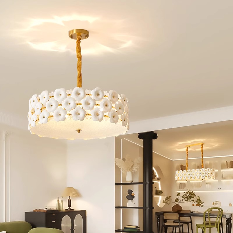 陶瓷吊灯法式奶油风氛围感大厅灯2024新款花朵造型艺术创意客厅灯