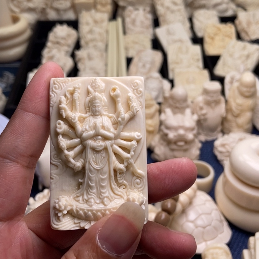 【闪购商品】蓝皮千手根雕A**x