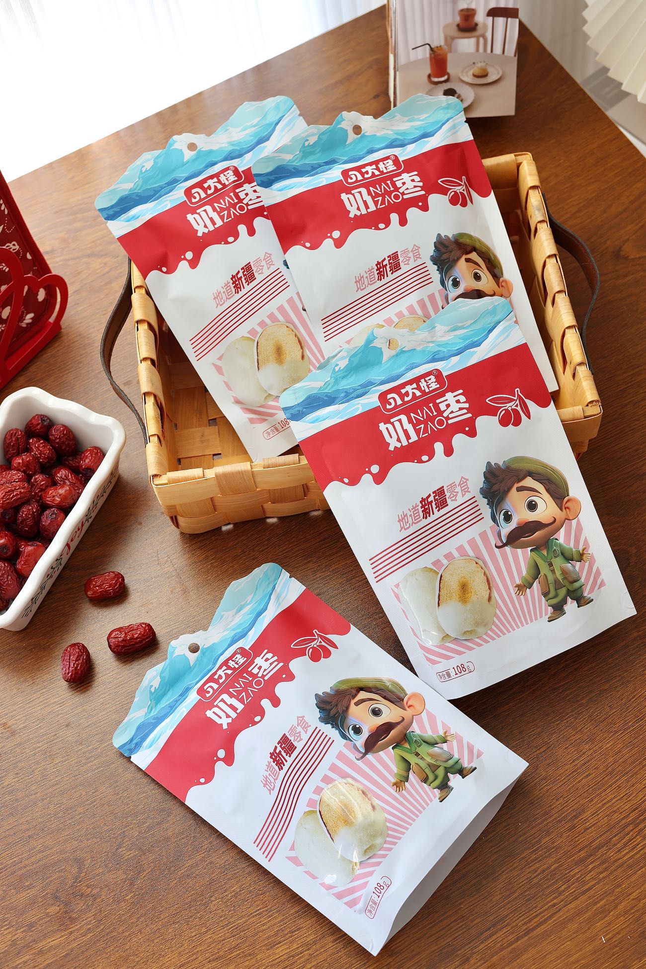 八大怪雪山袋奶枣，大粒网红休闲坚果零食108克/袋