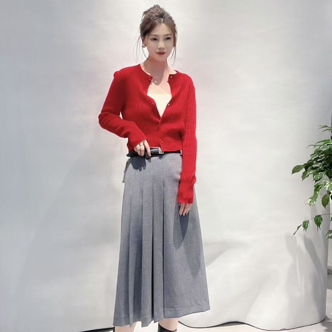 显瘦排扣红色针织毛衣