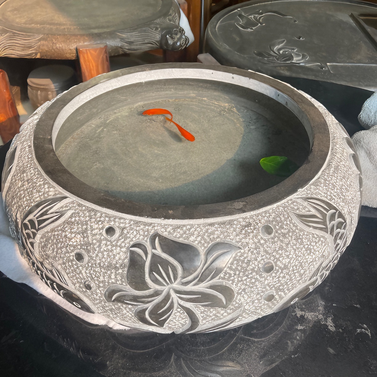 曲阳石雕迷你定制青石小鱼缸养花养鱼雕花石头缸手工精雕送货上门