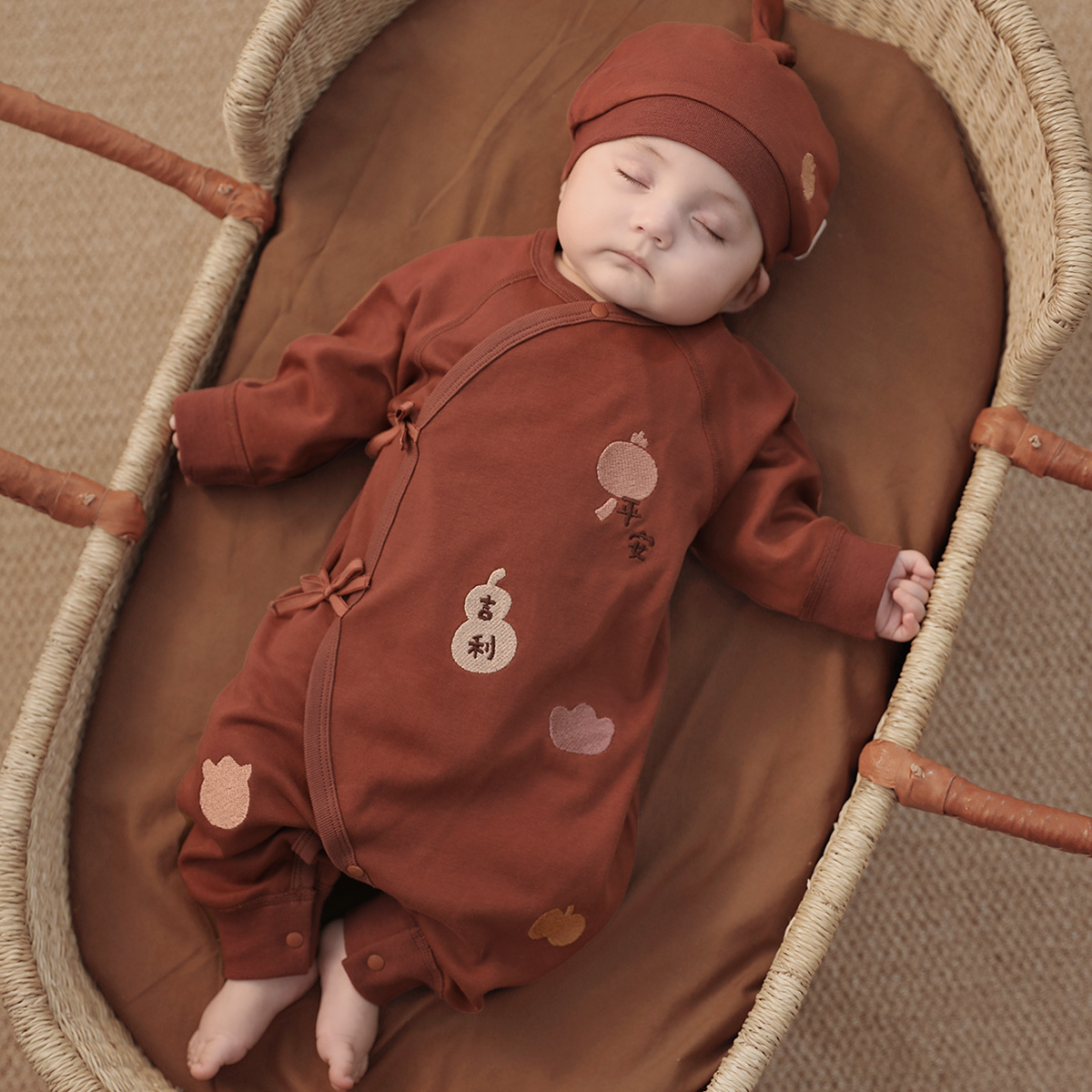 婴儿连体衣新生儿秋冬季纯棉哈衣红色喜庆新年服百天宝宝满月衣服