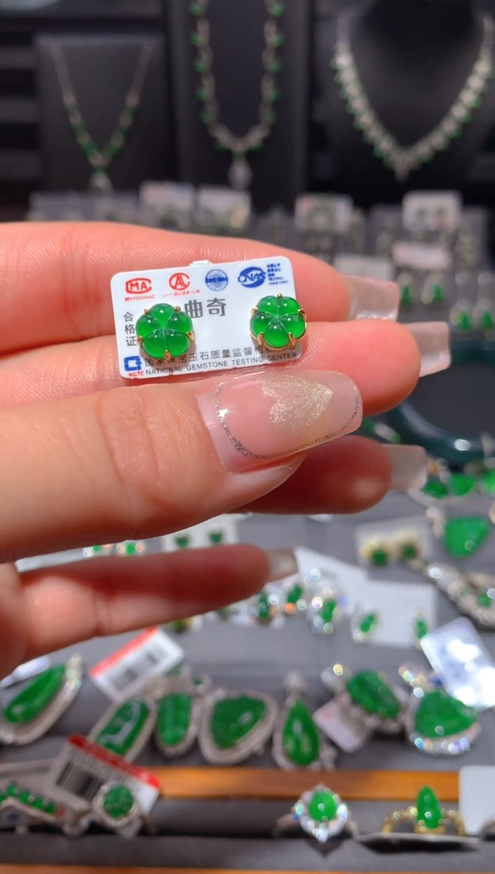 【闪购商品】翡翠耳饰银S925镶嵌五瓣花