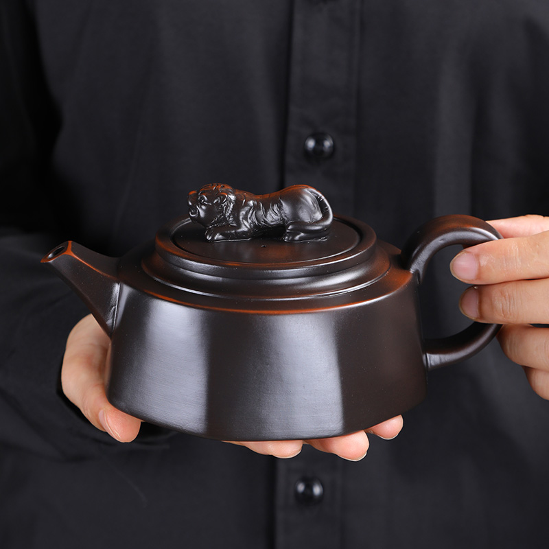 紫陶卧虎八方壶-300毫升