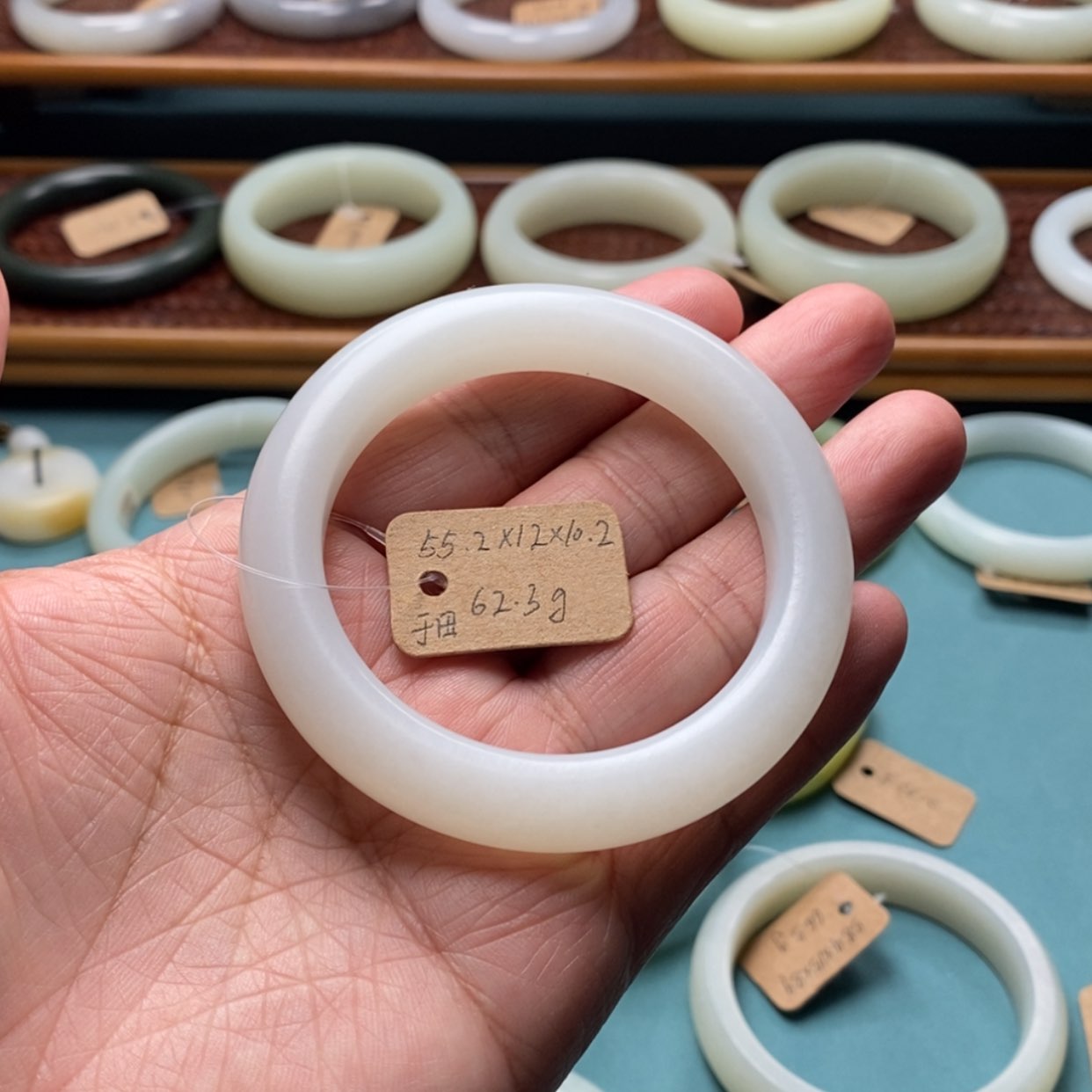 【闪购商品】和田玉手镯未镶嵌晓*粒