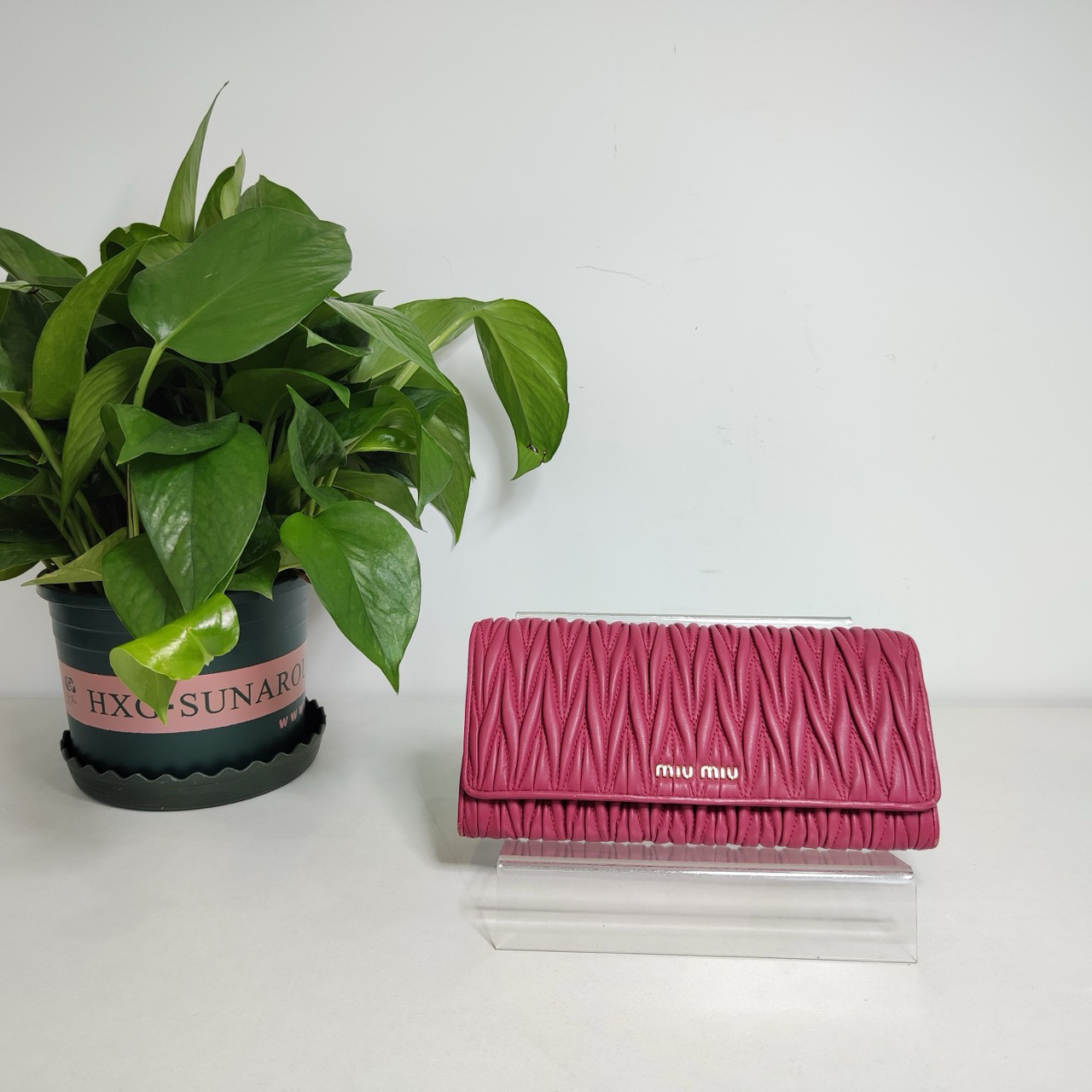 95新 MIU MIU/缪缪 缪缪褶皱包 21x11 {中古精选}，编码：7776207