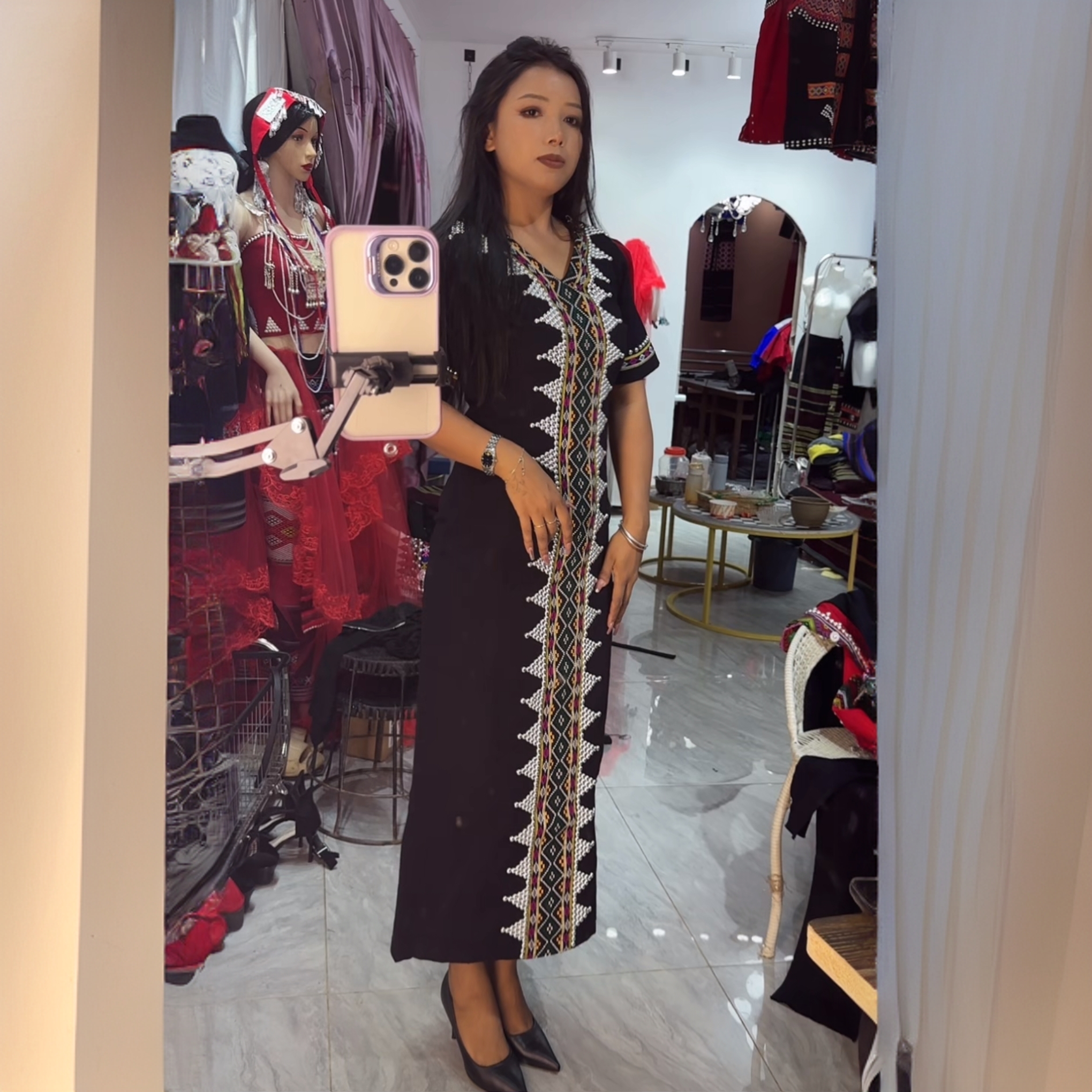 叶暖民族服装两件套