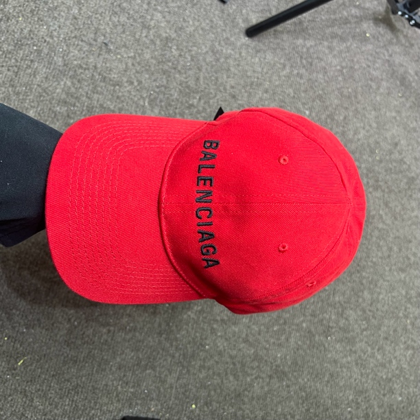 未使用 Balenciaga/巴黎世家 红色鸭舌帽 L码