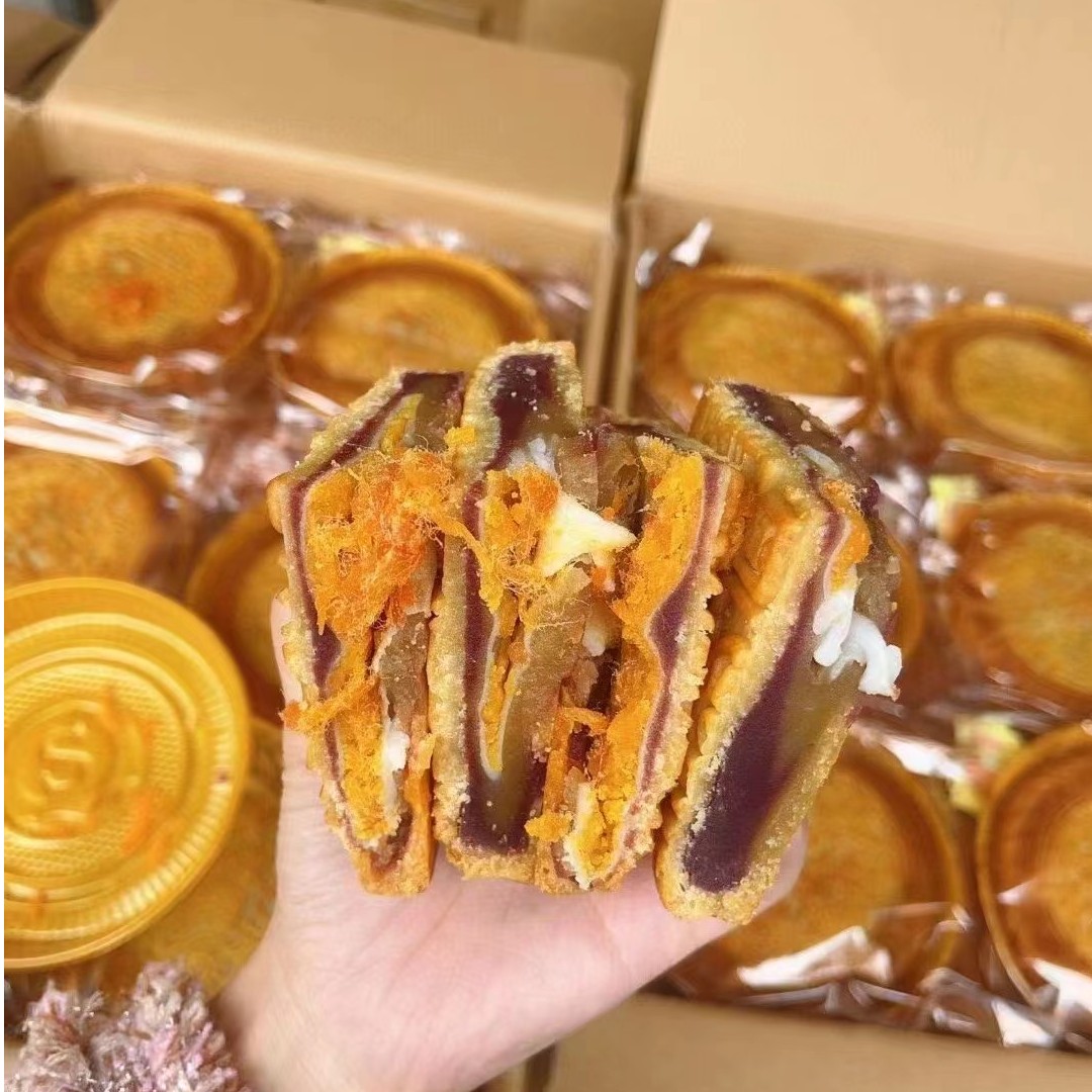 潮汕网红麻薯大月饼双拼口味麻薯蛋黄肉松紫薯芋泥饼中秋月饼营养