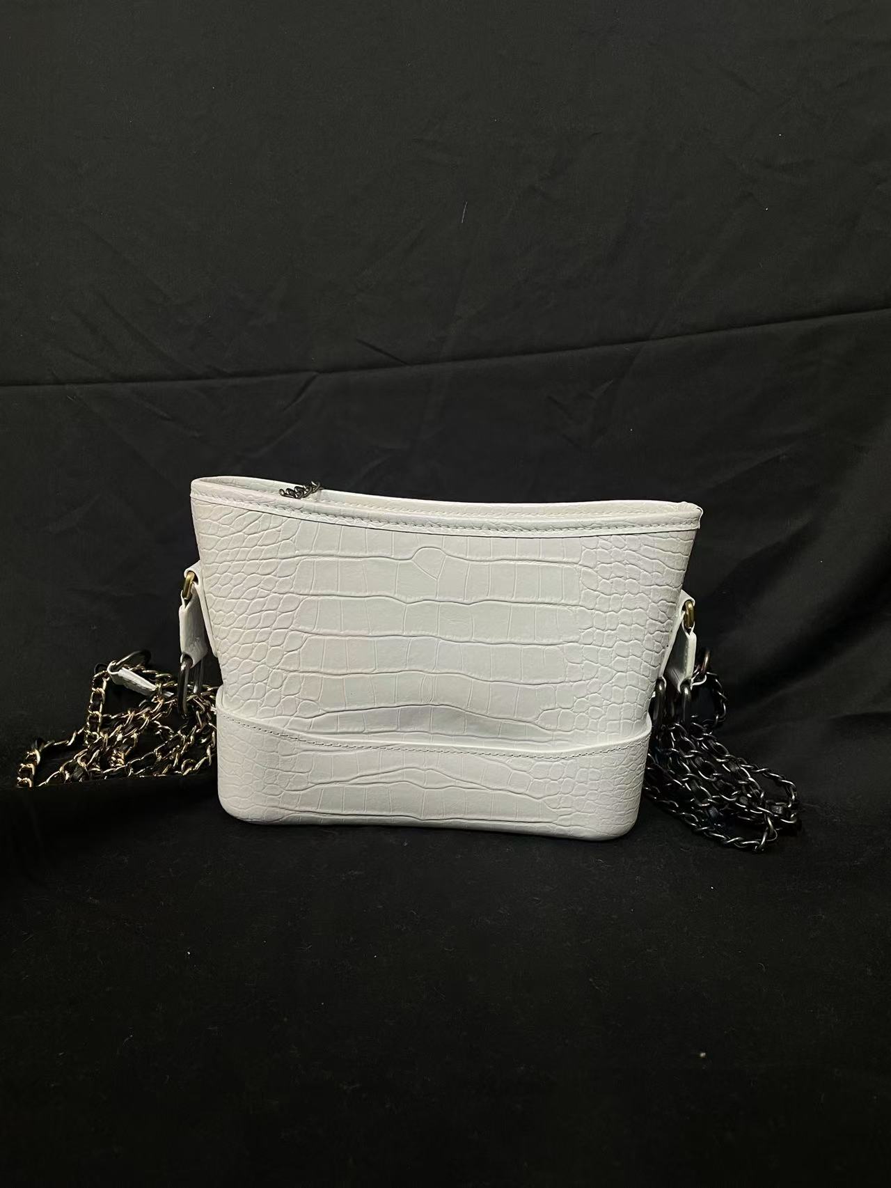 LQ-WITH-QUEEN真皮女包流浪白色-1