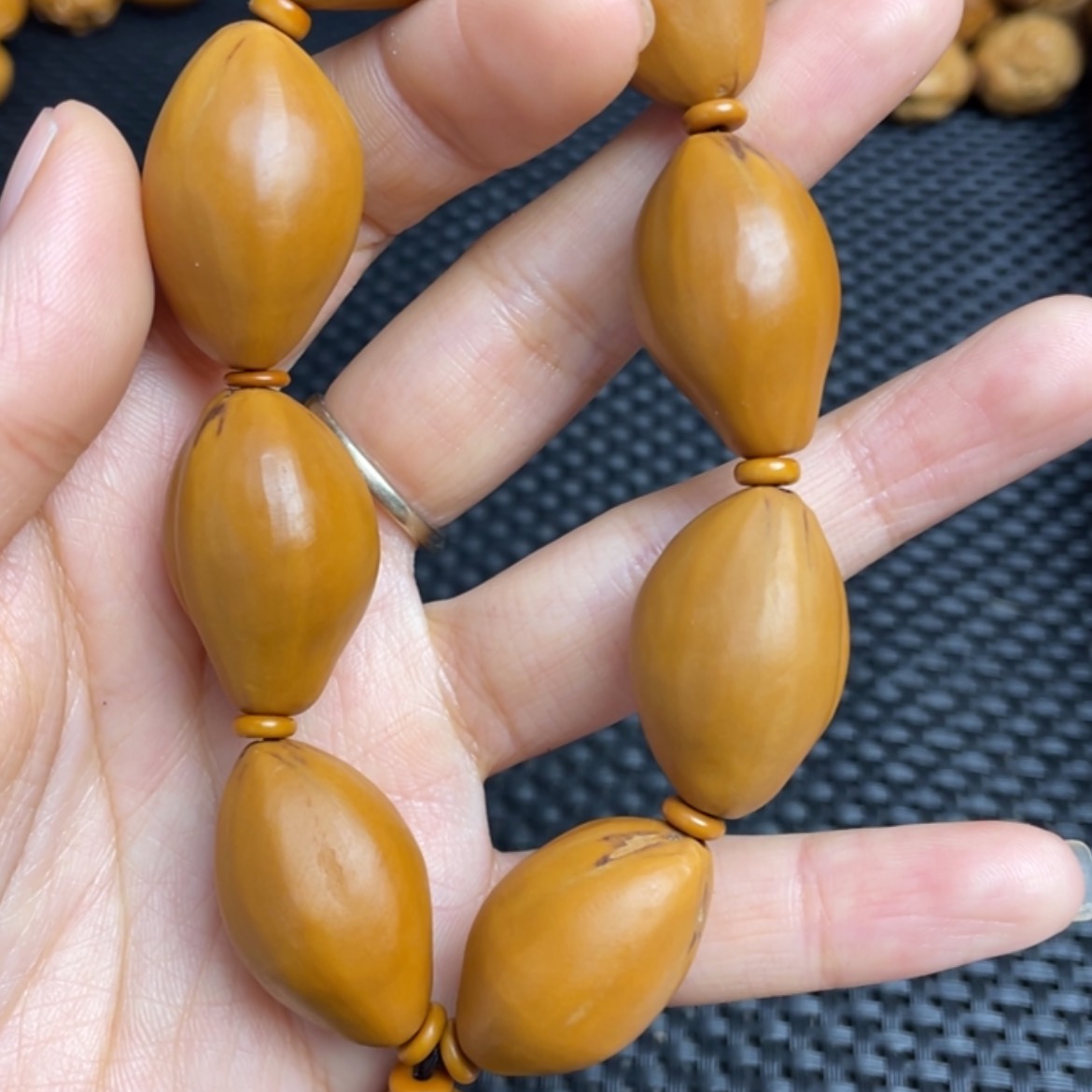 【闪购商品】橄榄核吊坠一***提