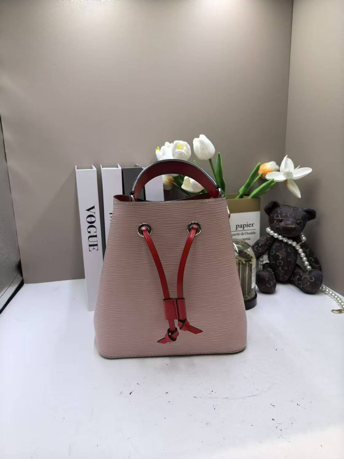 95新 LouisVuitton/路易威登 茉上/水波纹粉色水桶 斜挎单肩包