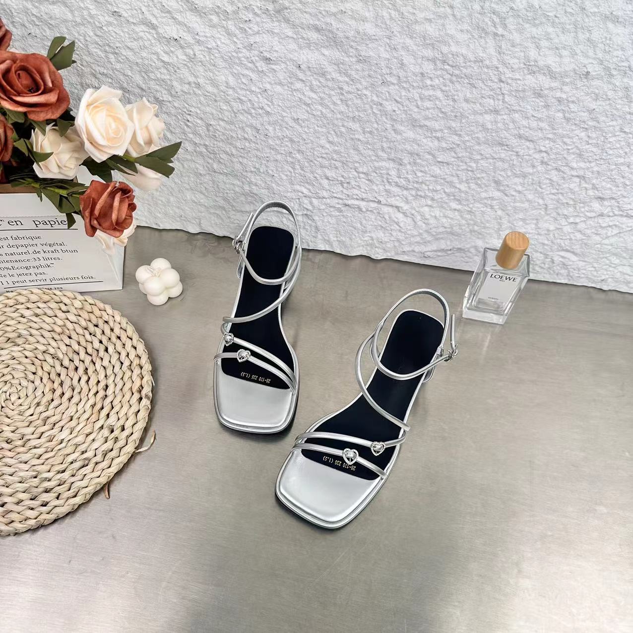 夏季新款时尚休闲女鞋方头凉鞋舒适冷粘工艺28-170