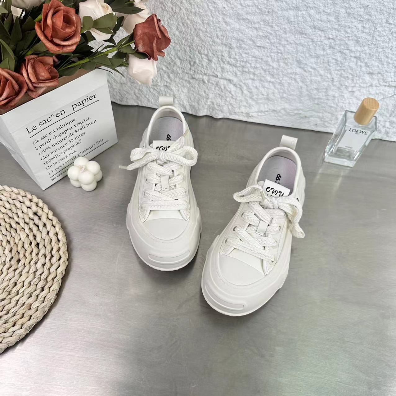 春夏季新品经典时尚百搭休闲女鞋气质舒适透气冷粘工艺8208