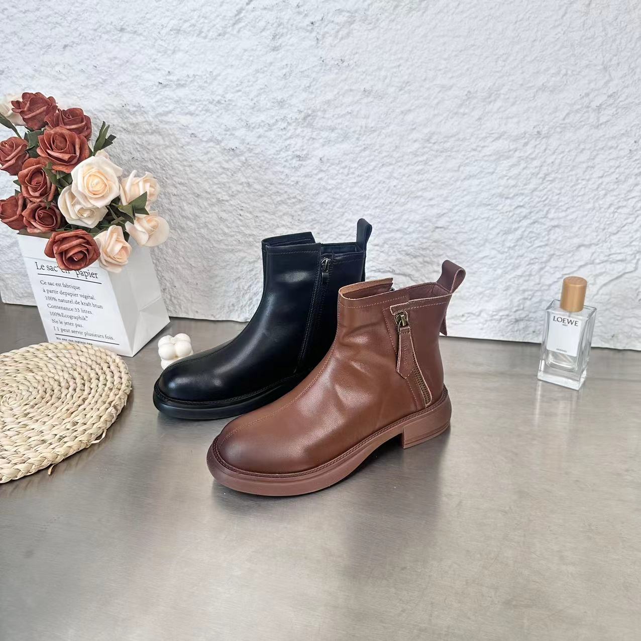 新款时尚休闲女鞋软底舒适靴子潮流短靴英伦风8653