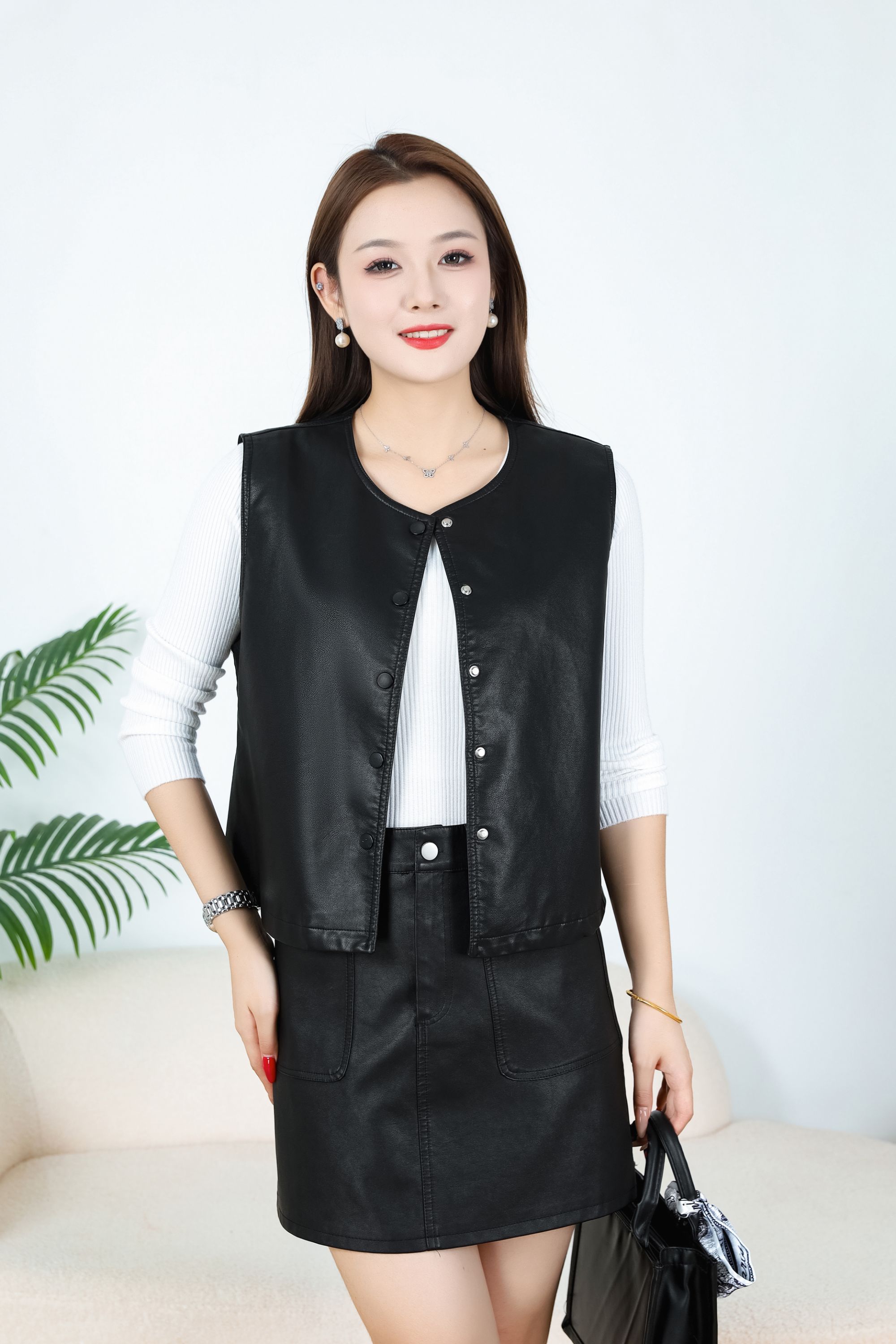 秋季韩版百搭新款海宁皮衣女短款时尚气质显瘦洋气皮夹克马甲外套