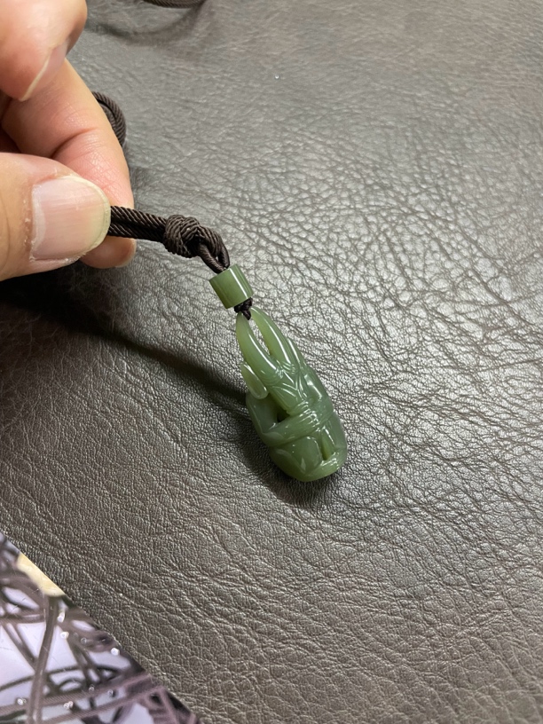 红山文化太阳人吊坠