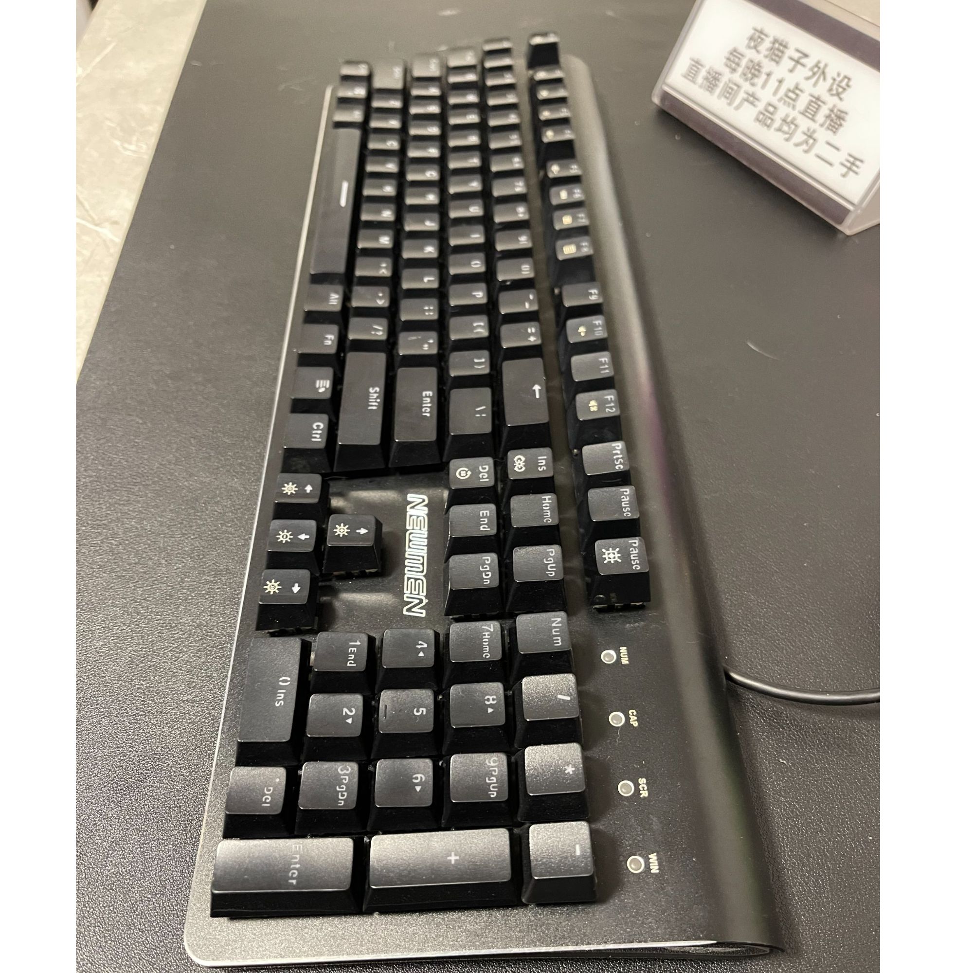 9新  二手   福利款电竞游戏新贵GM390机械键盘笔记本台式机专用