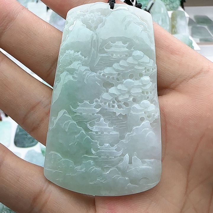 翡翠颈饰未镶嵌翡翠
