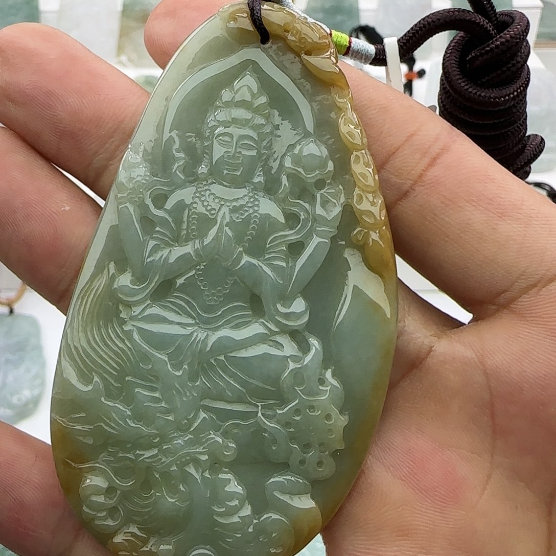 翡翠挂件未镶嵌翡翠