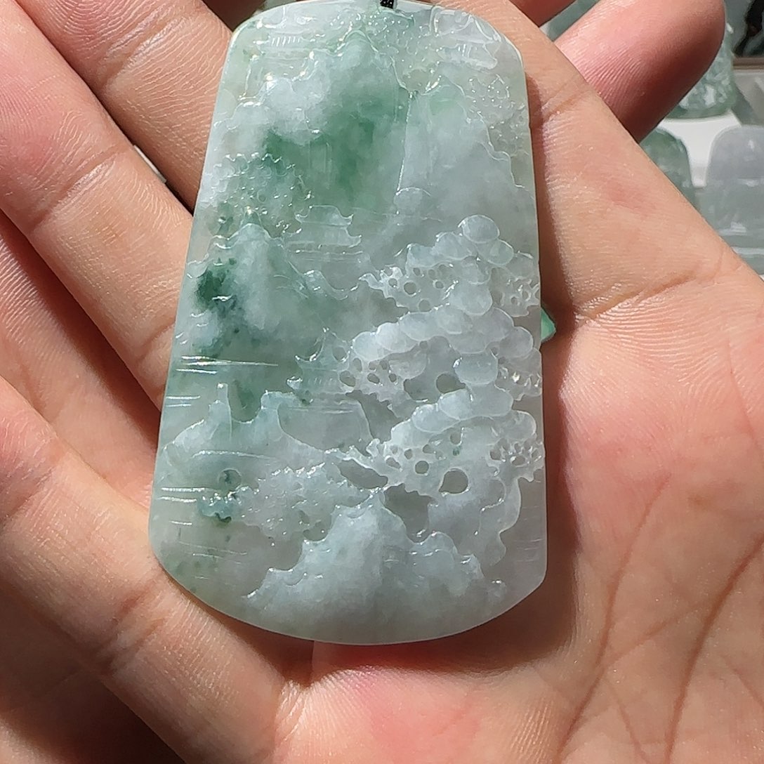 翡翠颈饰未镶嵌翡翠