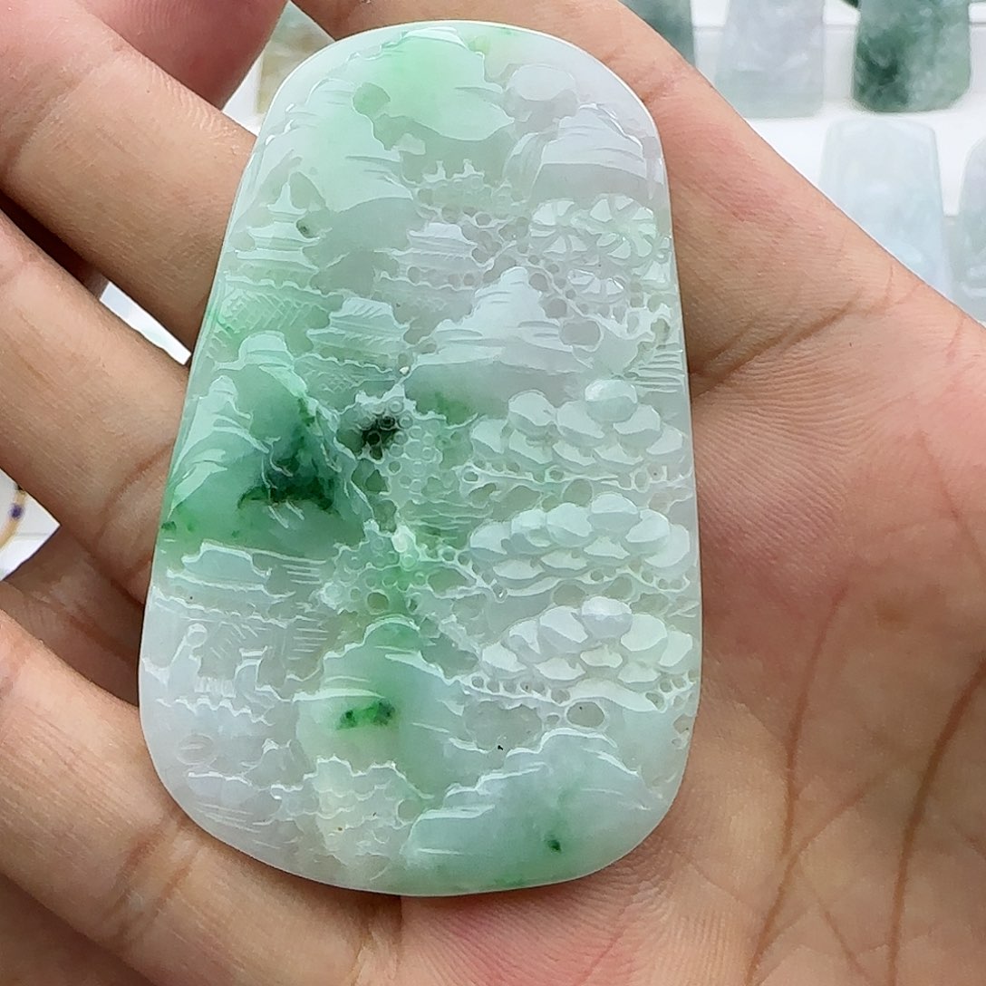 翡翠颈饰未镶嵌翡翠