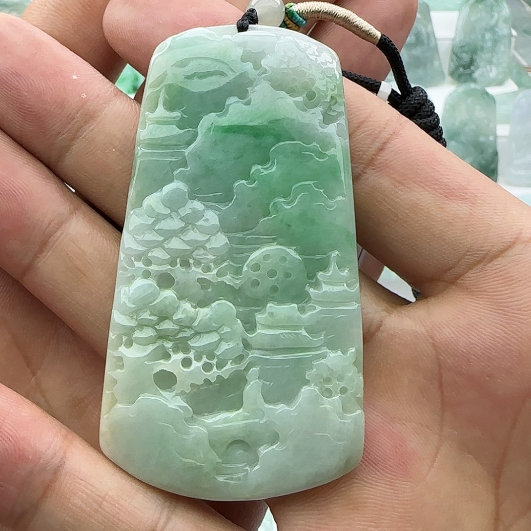 翡翠颈饰未镶嵌翡翠