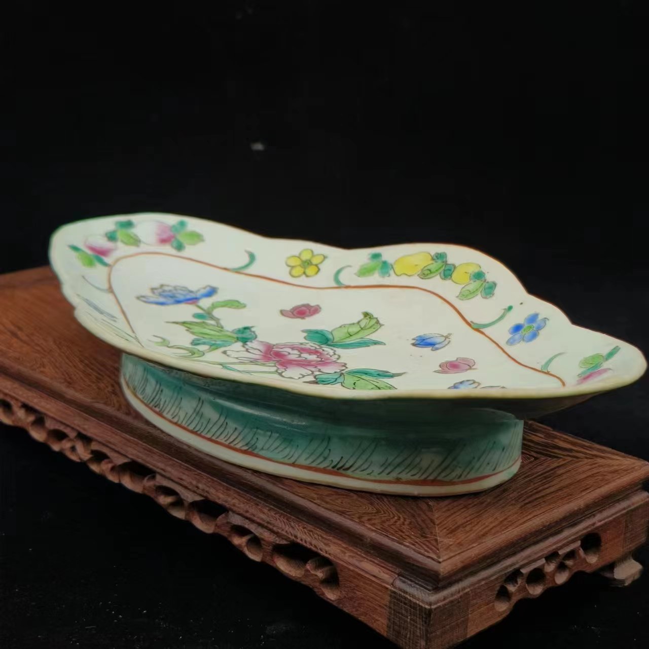 122812*民国粉彩花卉纹海棠贡盘/瓷器二/江苏省文物总店