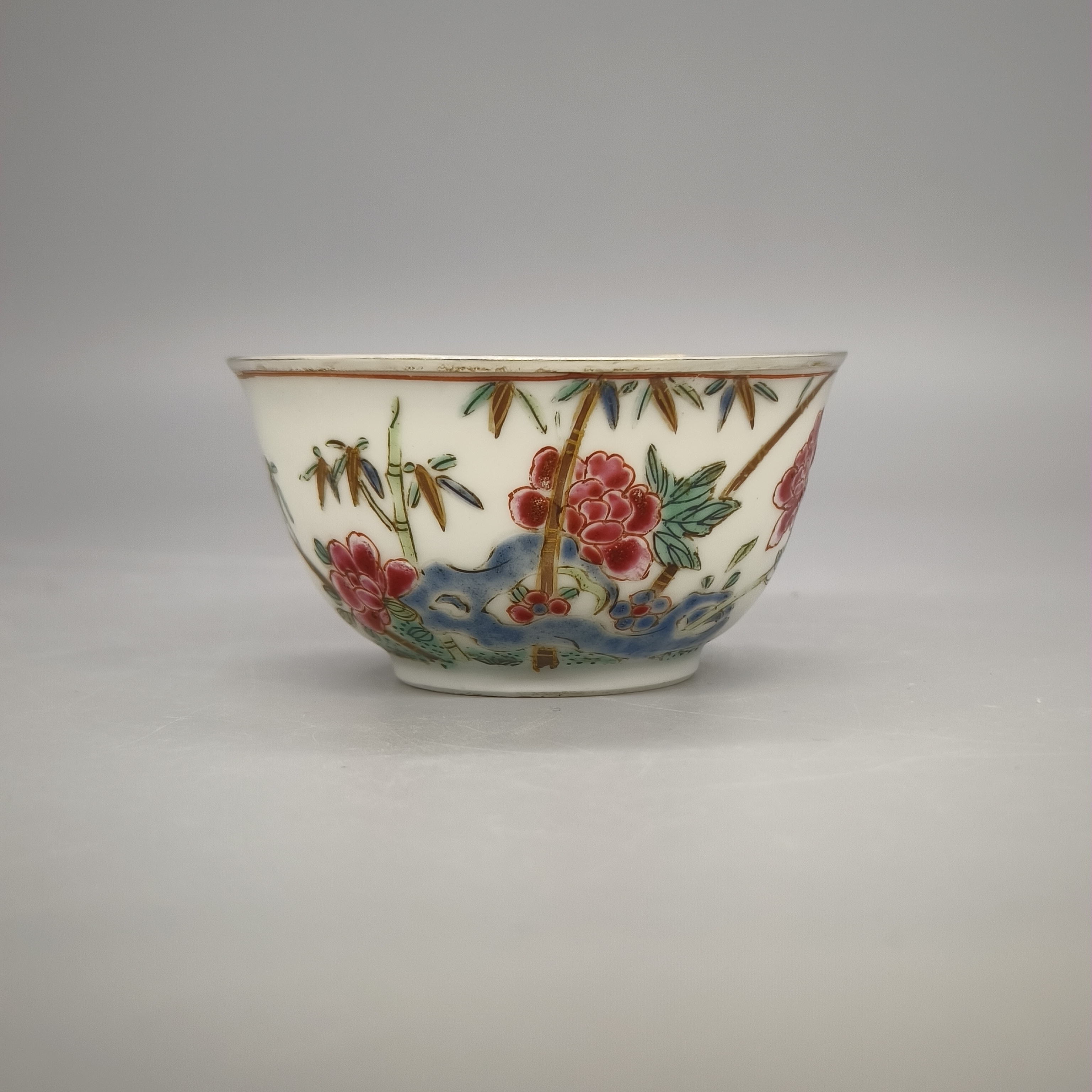 52410024*清雍正粉彩洞石牡丹竹叶纹杯/瓷器五/江苏省文物总店