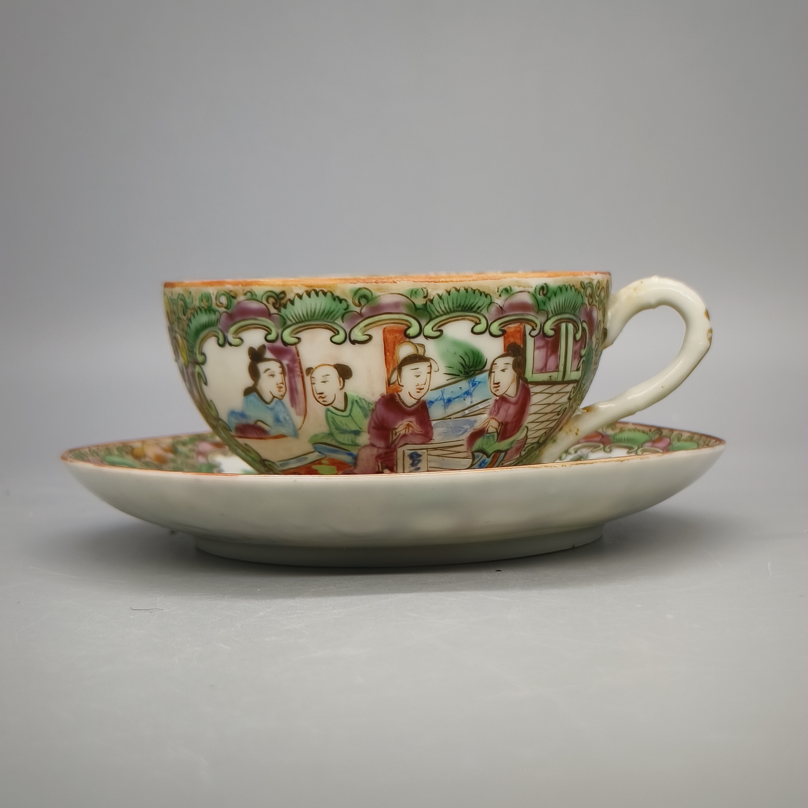 62411033*民国广彩花鸟人物杯碟一套/瓷器六/江苏省文物总店