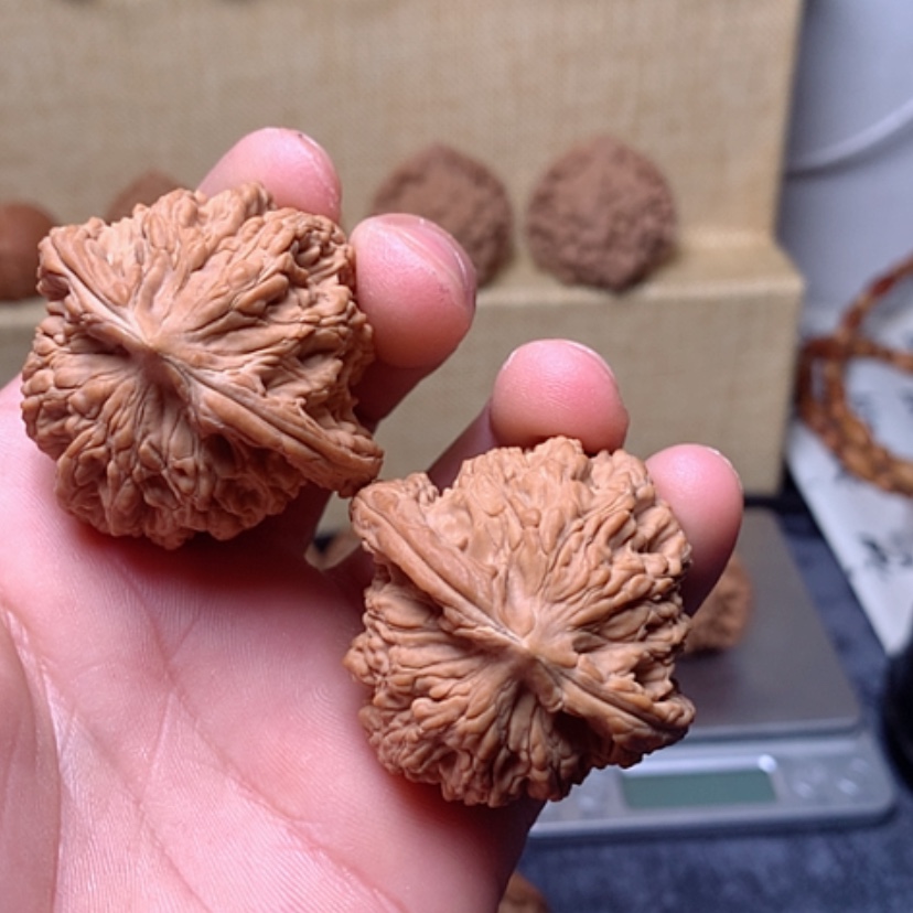 【闪购商品】文玩核桃核雕笑*43狮虎