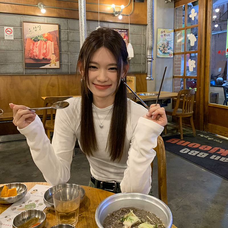 lumoder 简约白长袖t恤女设计感韩版修身显瘦百搭打底衫#D3T0275