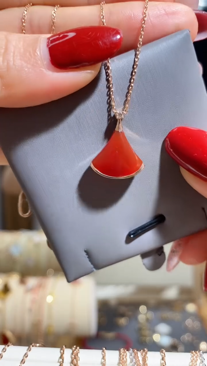 【闪购商品】玛瑙/玉髓项链18K金镶嵌项链