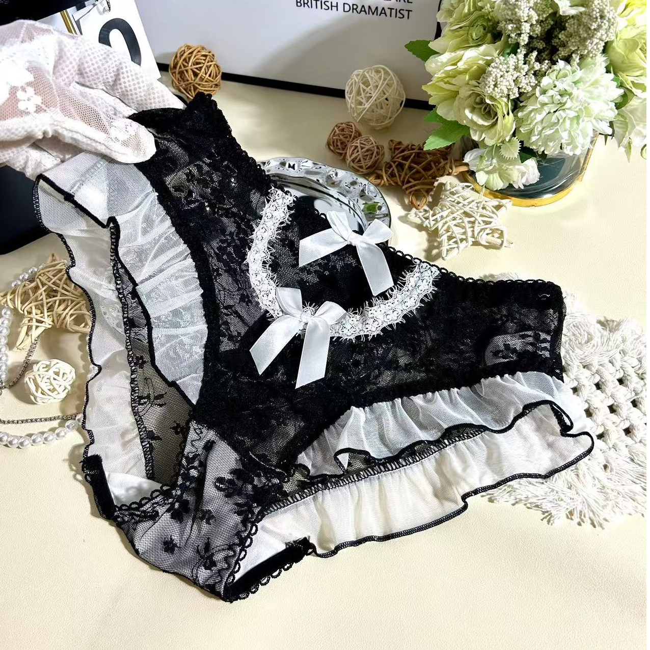  网红新款时尚洛丽塔少女性感透气镂空柔软甜美中腰大码蕾丝内裤