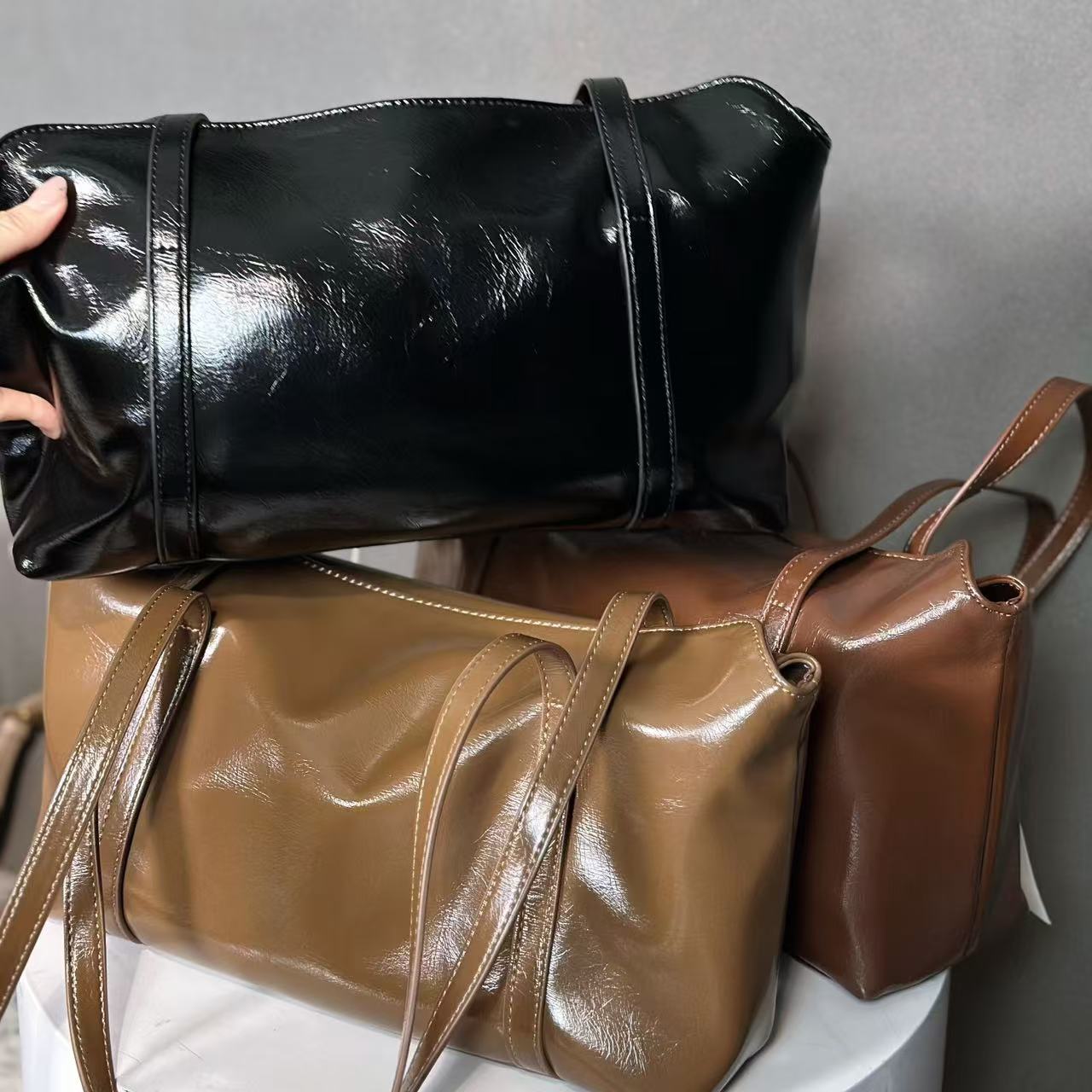 漆皮纯牛皮单肩包 可斜挎