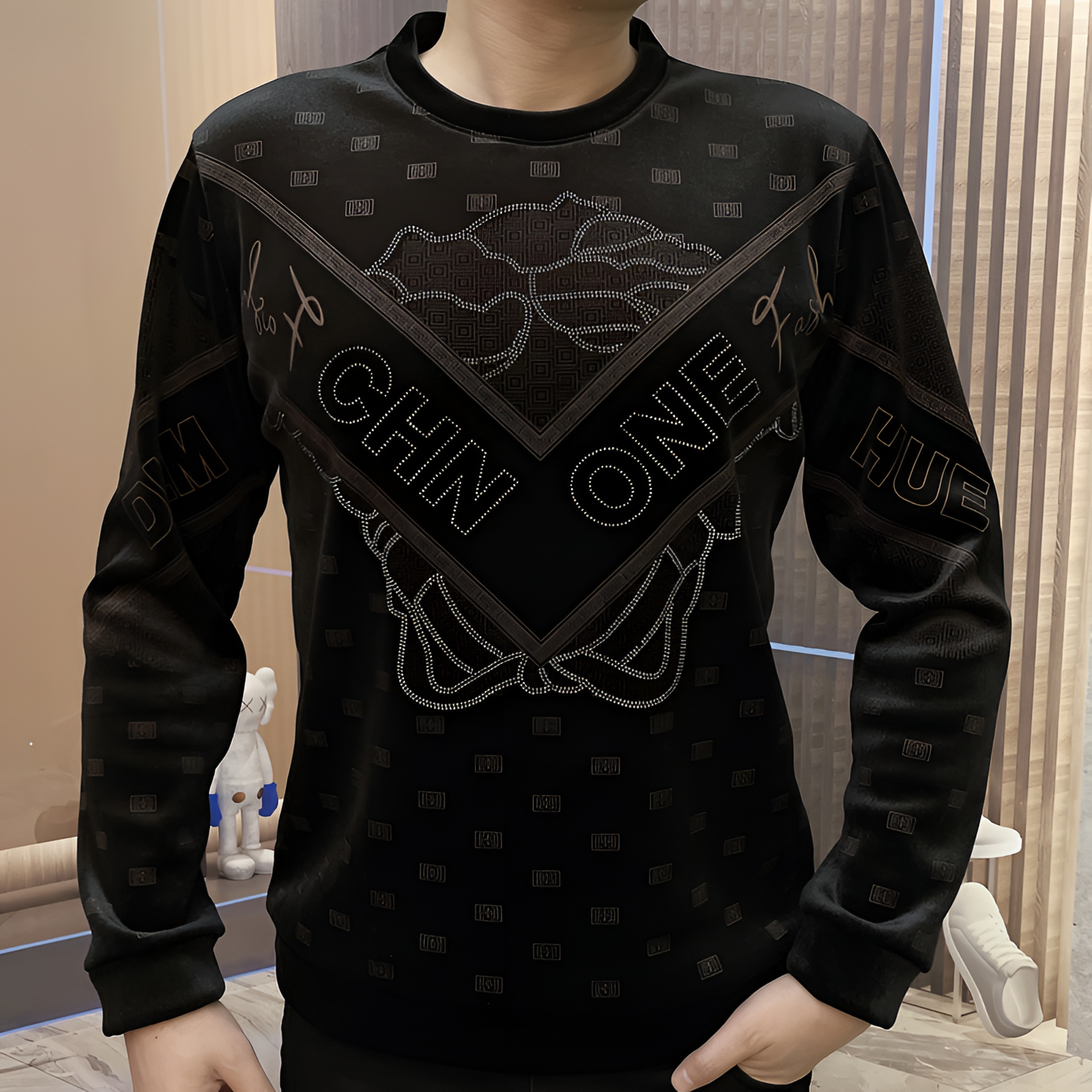 轻奢男士V字烫钻丝绒打底衫秋冬百搭保暖圆领内搭长袖卫衣 JJ2282