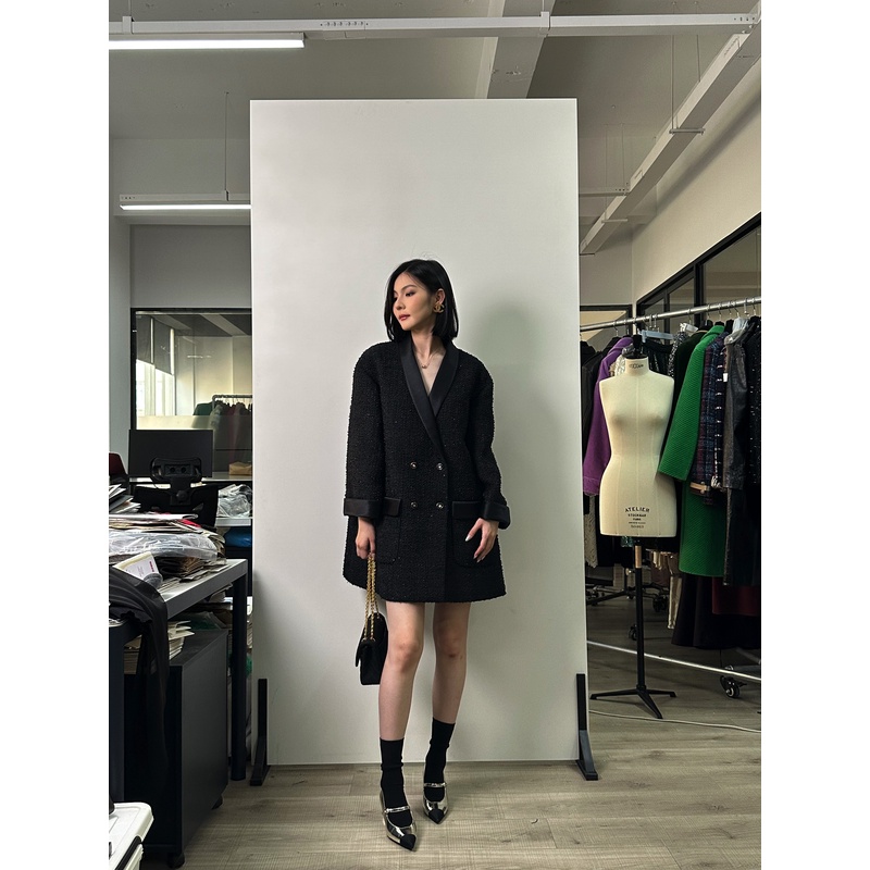 YIMAIMAI 闪丝花尼黑色外套现货