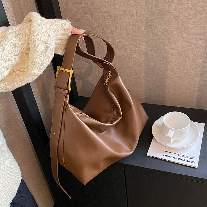新款网红时尚洋气百搭单肩休闲韩版秋冬大包女包斜挎大容量托特包
