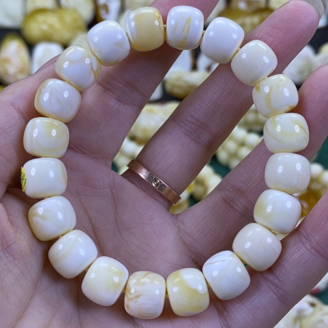 【闪购商品】琥珀裸石未镶嵌11同料老型手串