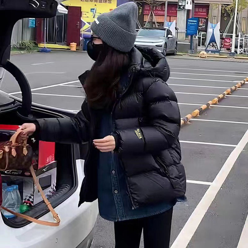 波司澄羽绒服黑金连帽羽绒棉服外套女短款年冬季小个子棉衣面包服