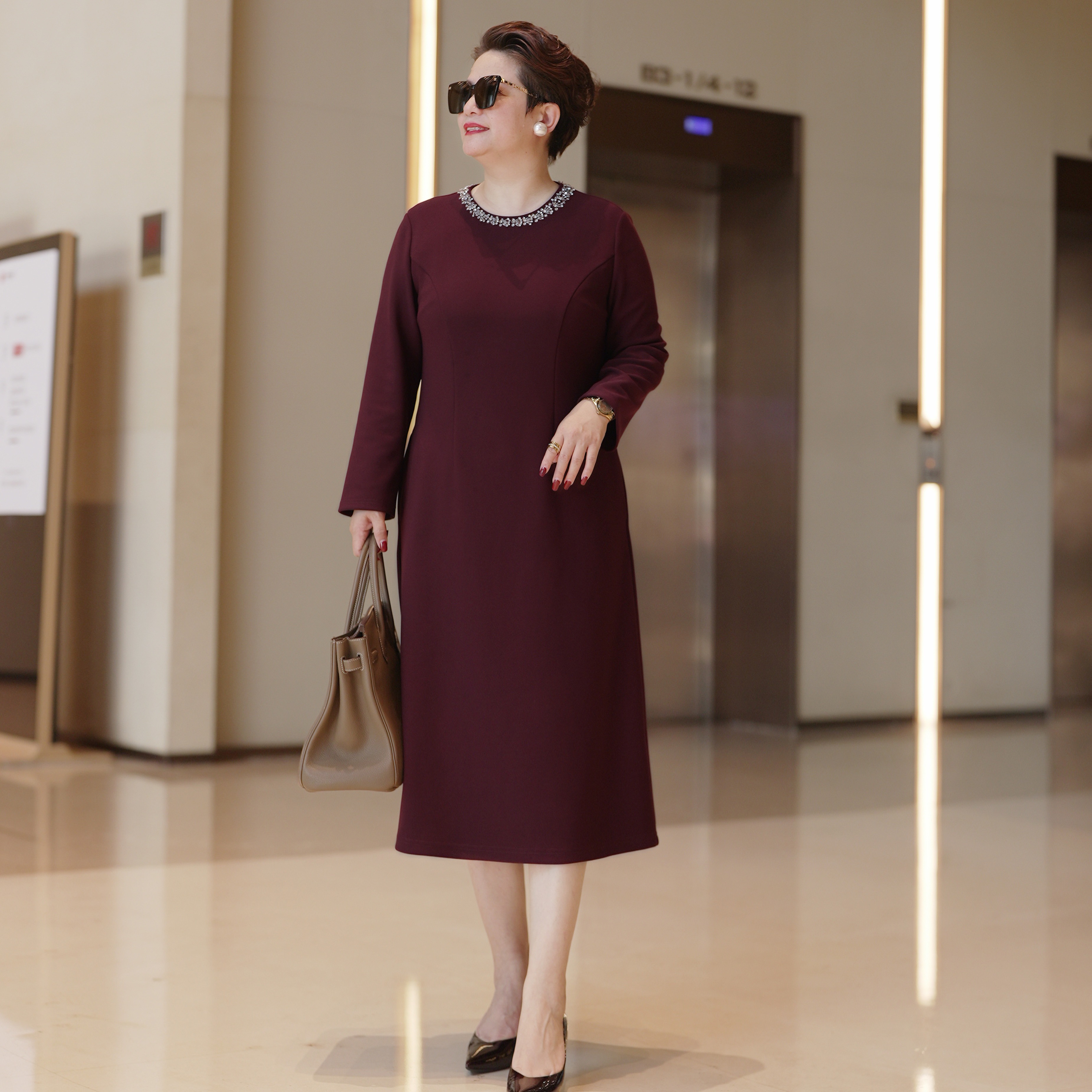 向红同学 2025春秋新款大气富贵典雅小礼服款钻石领连衣裙0351