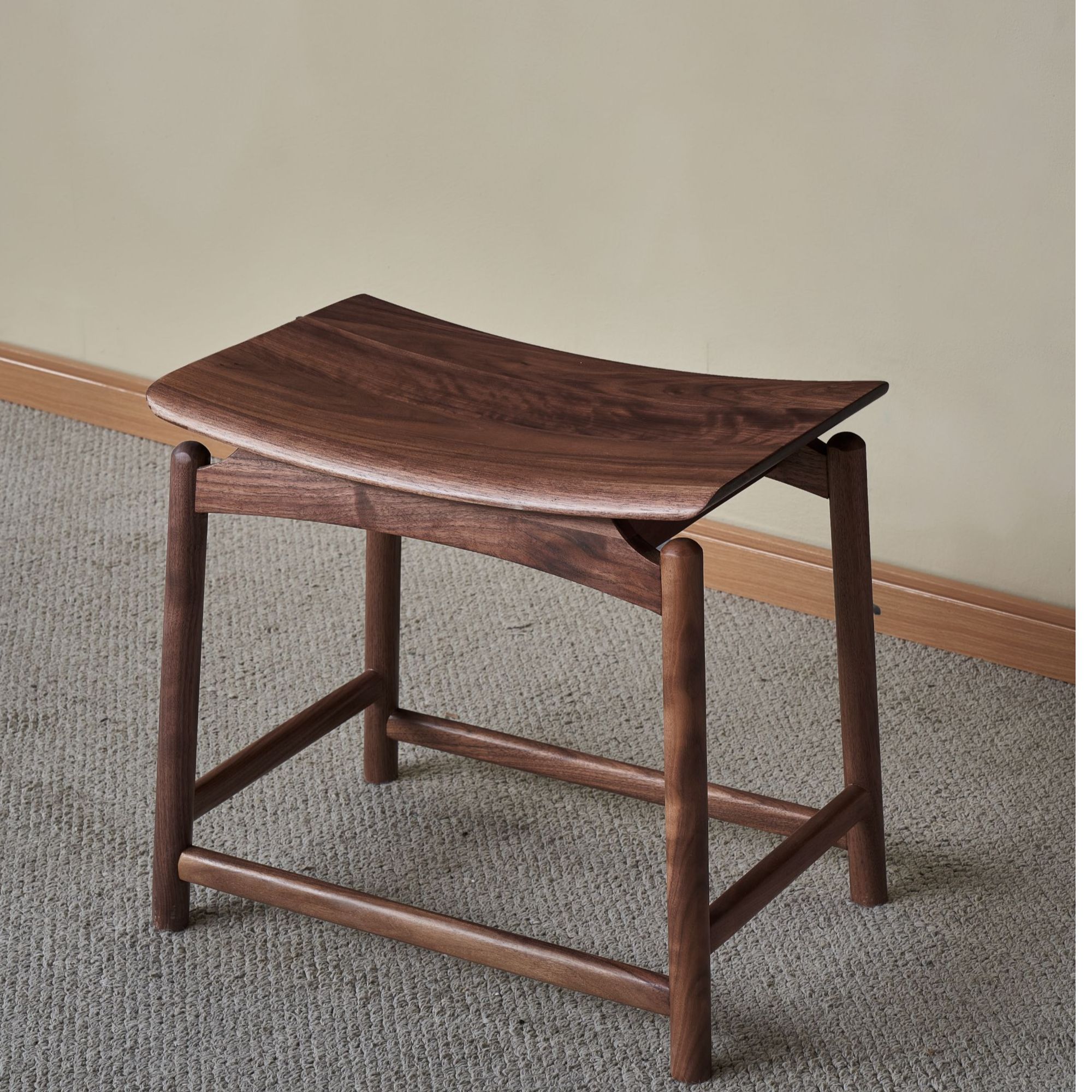 北美黑胡桃元宝凳