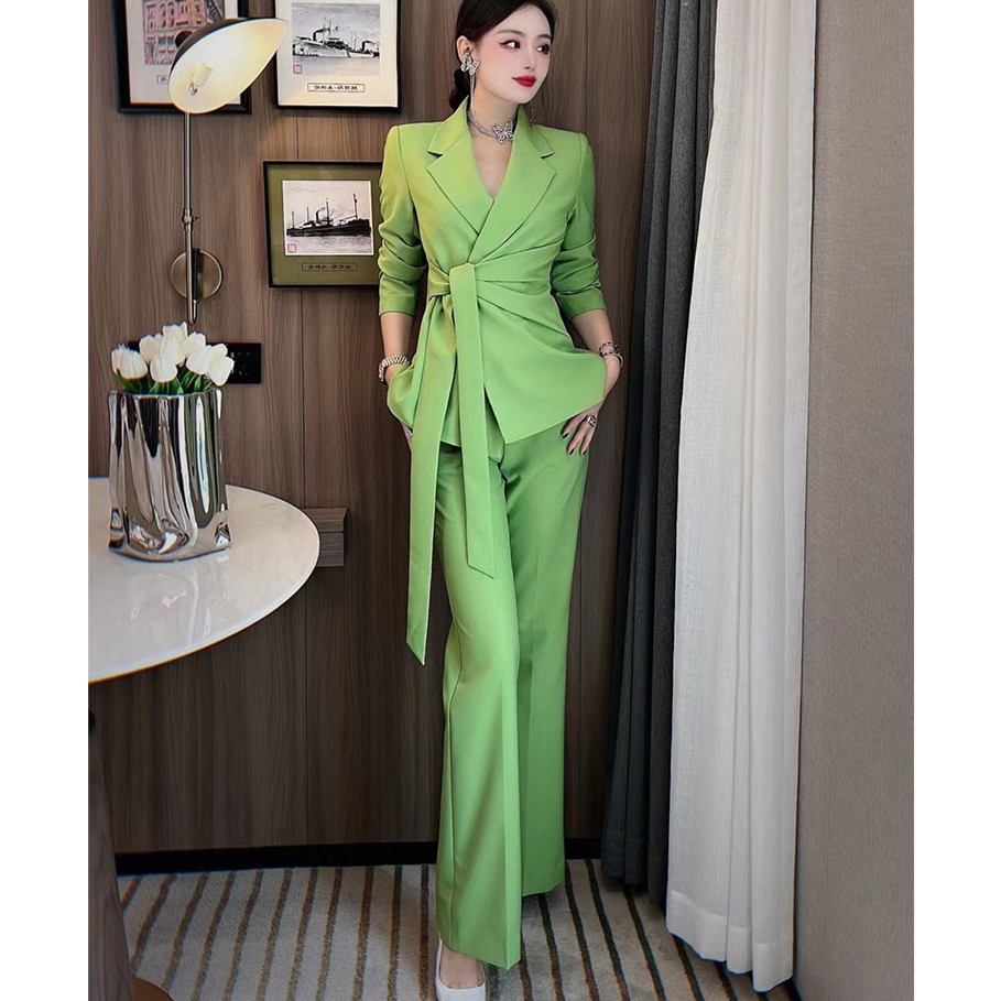春季服饰气质女神轻熟洋气减龄显瘦西装套装女高腰微喇叭裤两件套