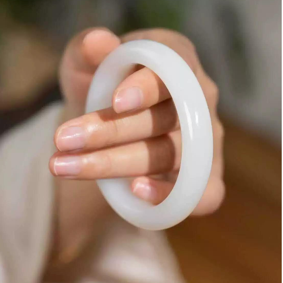 不懂尺码的请看第俩张图片（此链接勿拍）石英质玉