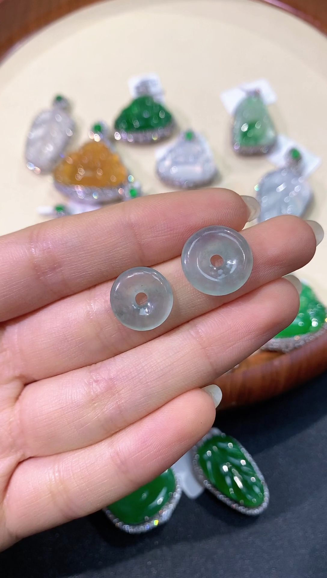 【闪购商品】翡翠颈饰未镶嵌颈饰